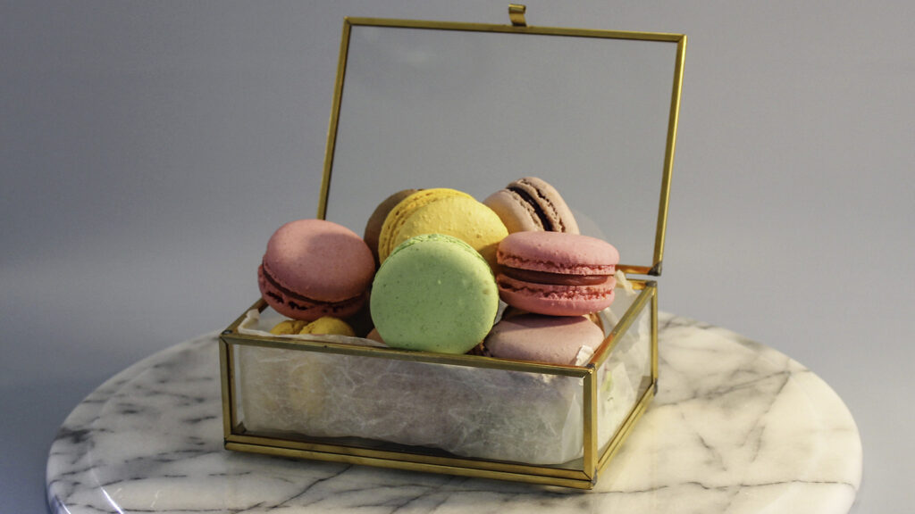 MACARON